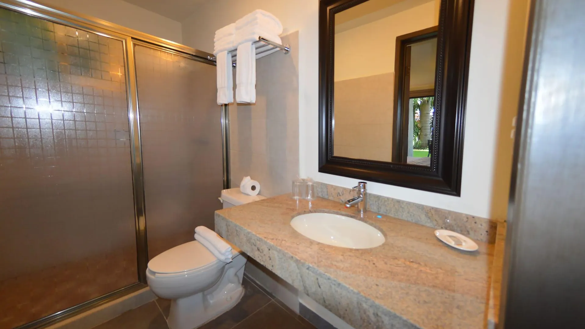 Sina Suites Cancun - Adults Only 3*,