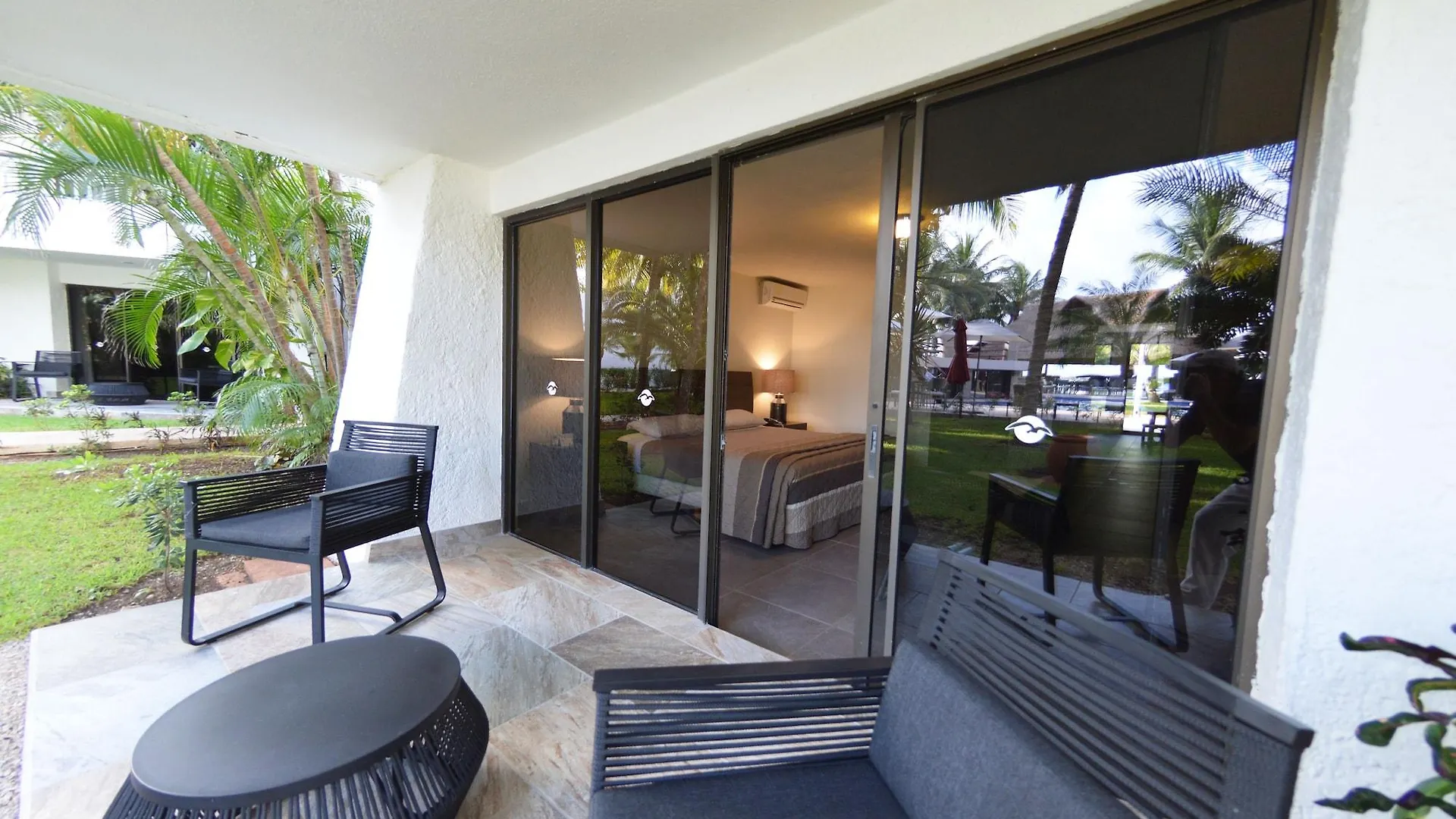 Sina Suites Cancun - Adults Only 3*,