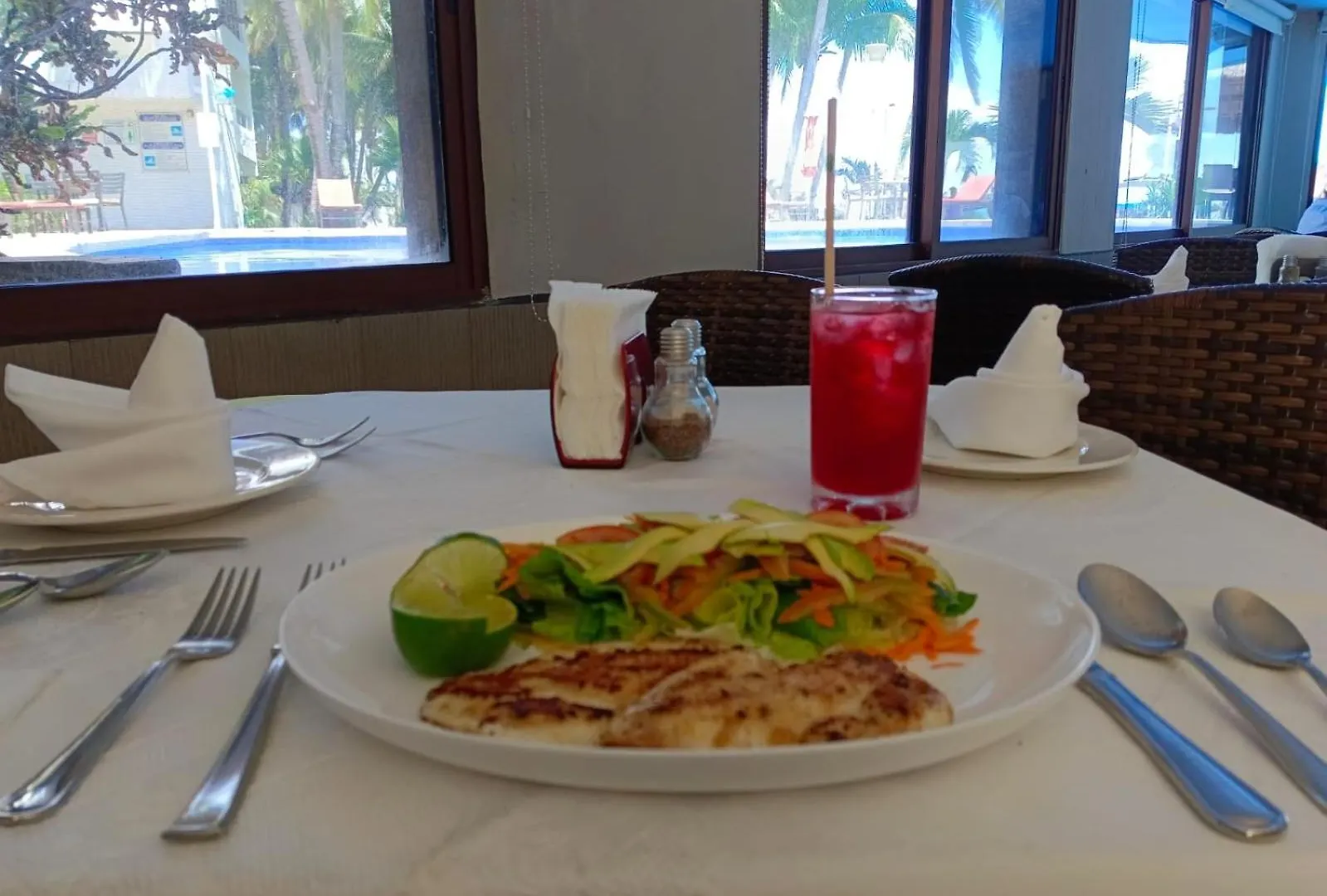 Sina Suites Cancun - Adults Only 3*,