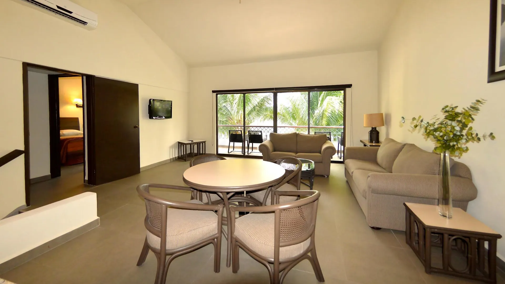 Sina Suites Cancun - Adults Only 3*,