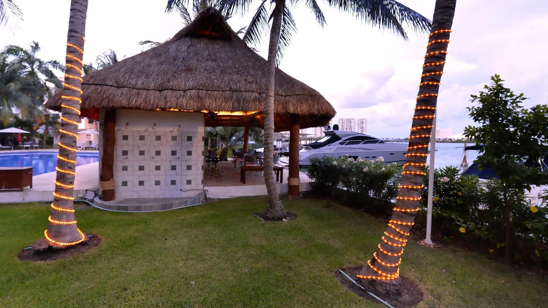 Sina Suites Cancun - Adults Only מלון