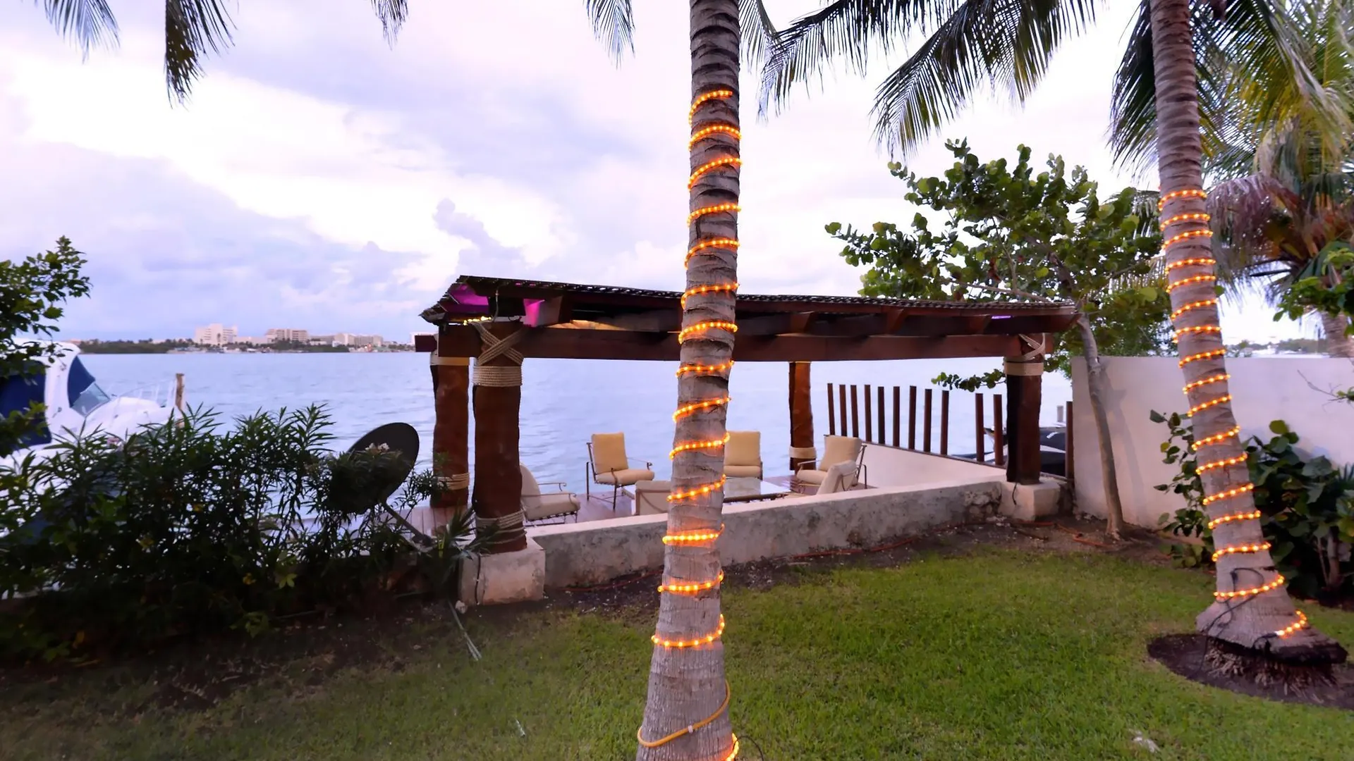 Sina Suites Cancun - Adults Only 3*,
