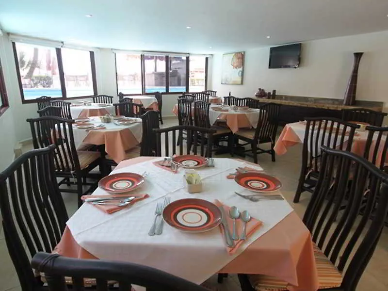 Sina Suites Cancun - Adults Only מלון