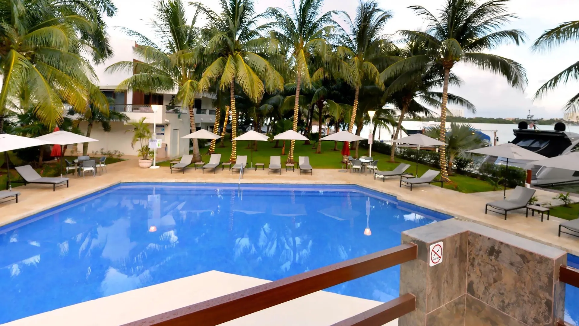 Sina Suites Cancun - Adults Only 3*,  Mexiko